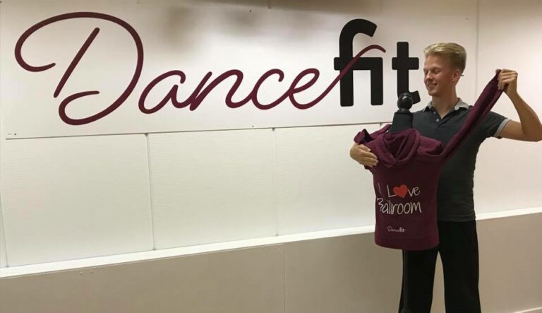 Wisselen van danspartner bij stijldansles van Dansschool Dance Fit