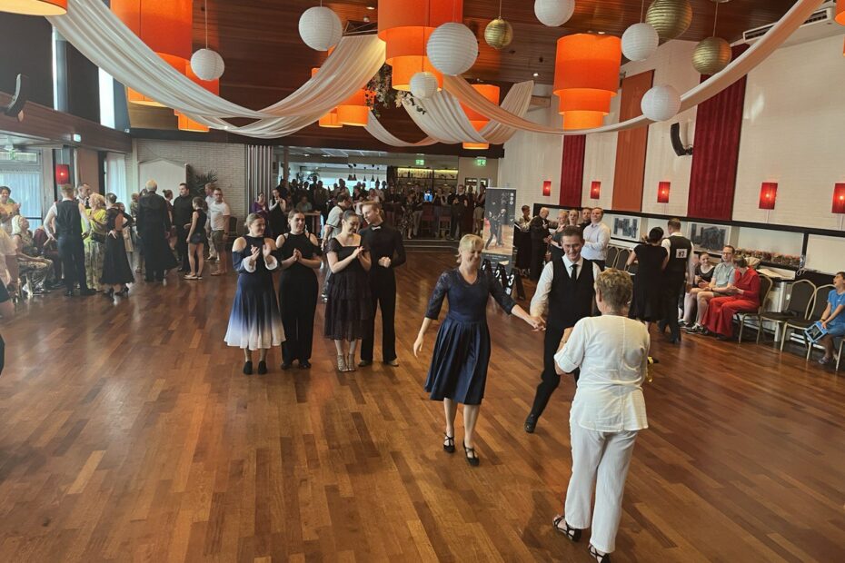 Dansschool Dance Fit Wedstrijddansen Paul en Marianne prijsuitreiking derde Ballroom NDO-Zuid-Holland-Cup