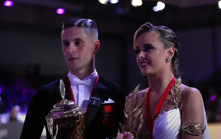Happy New Year! World Champions! 3 Wereldkampioenen Alexey Glukhov en Anastasia Glazunova 2024 komen naar Dansschool Featherstep Leiden